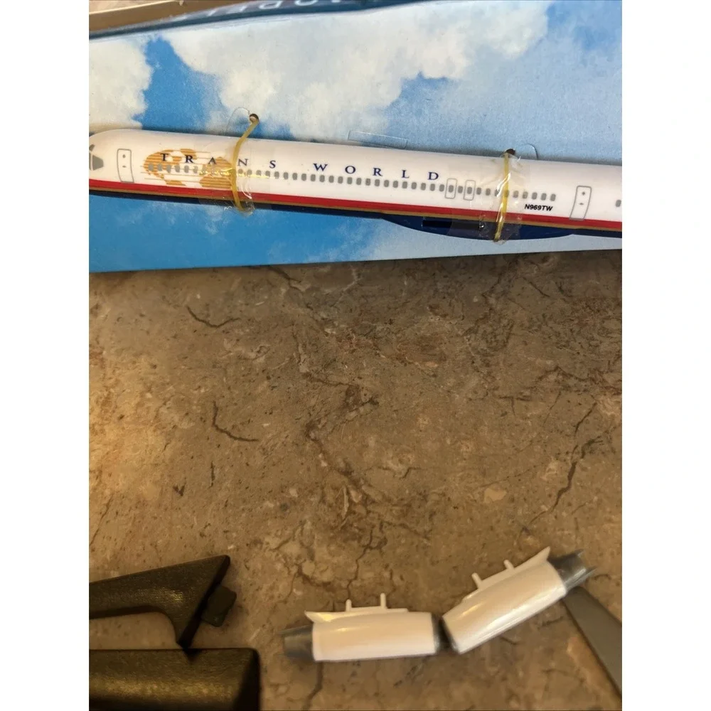 Vintage TWA Snap Together Plane With Stand N969TW plastic